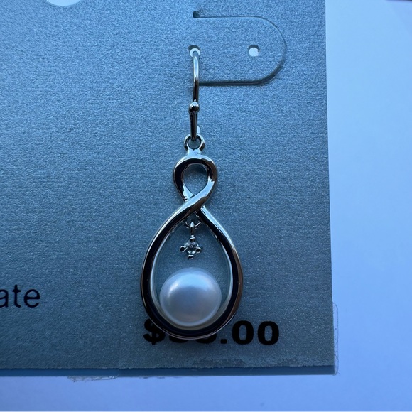 NEW! Women’s Fine Silver Plate Pearl Earrings by Belk Silverworks NWT - Picture 3 of 5